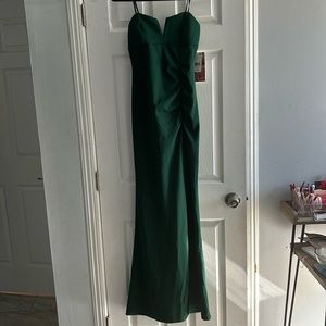 Emerald Size M prom dress w/ slit